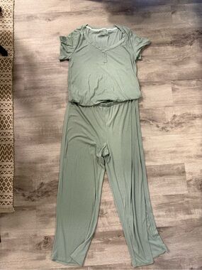 Women's Ribbed Two-Piece Pajama Set - Sage Green